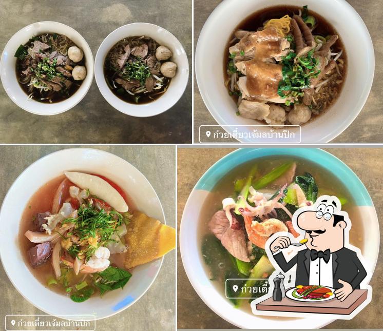 ก๋วยเตี๋ยวเจ้มลเจ้าเก่า (บ้านปึก)