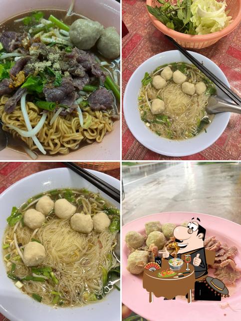 ก๋วยเตี๋ยวแชมป์อำเภอบ้านแพง 20ปี