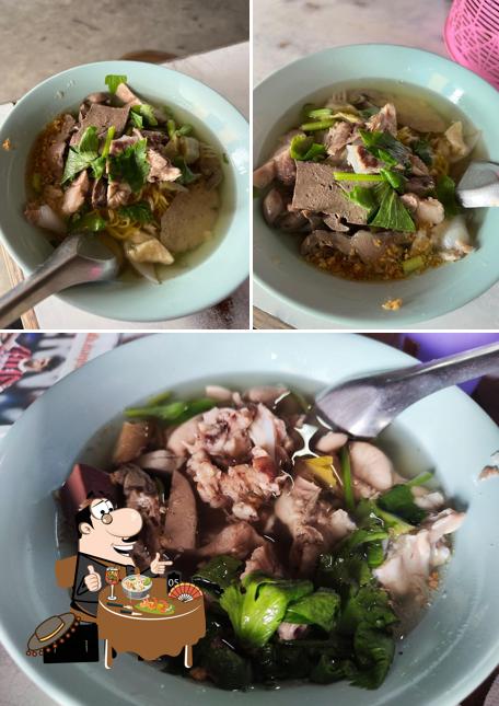 เกาเหลาเครื่องในหมู (เจ้าเก่า)