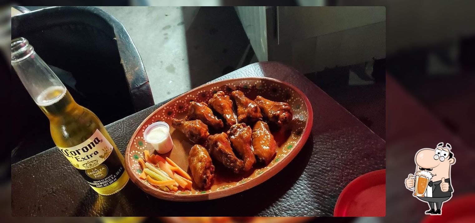 Juliu's Wings & Beer