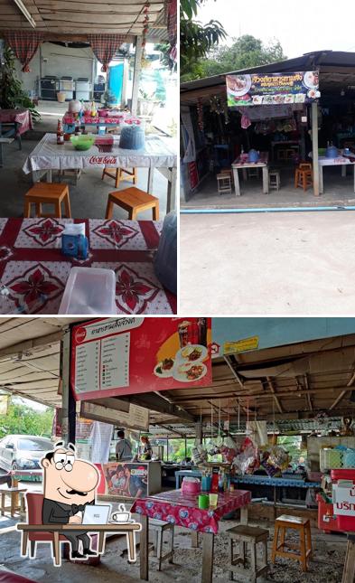 ร้านครัวแม่วงศ์ ก๋วยเตี๋ยว,อาหารตามสั่ง สี่แยกบ้านแถว