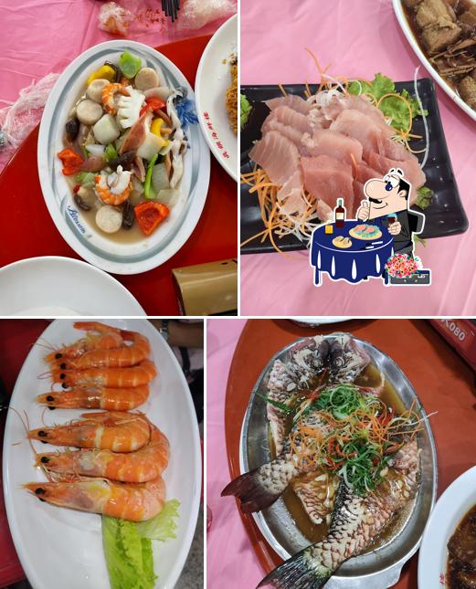 小琉球真饌海鮮樓丨用餐空間走樓梯2F、3F丨晚餐時段不定期休息，請提早預約