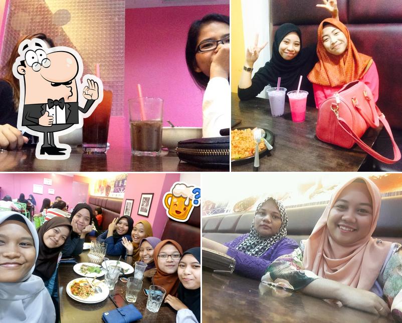 Mumchy Cafe