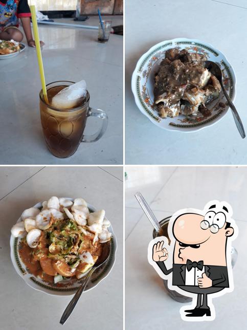 Warung Rujak Cingur dan gado2 Bu Suwarti