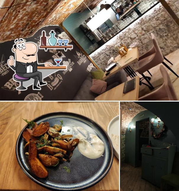 Посмотрите на внутренний интерьер "Углей"