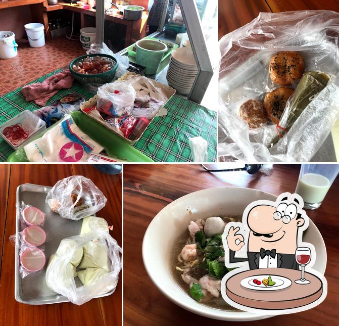 Nhong Aunty Restaurant (Thai Food & Noodle - According Too)