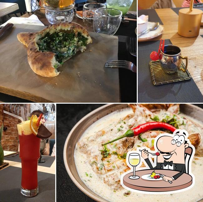 Блюда в "Megobari"