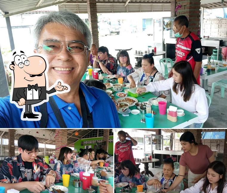 ข้าวมันไก่เบตงระนอง