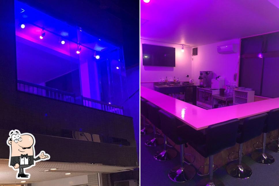 GIRLS BAR 67