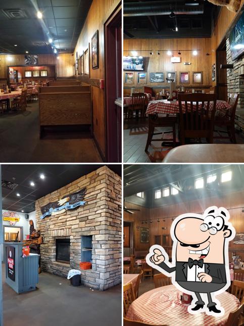 Famous Dave's Bar-B-Que
