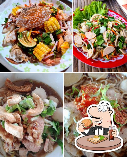 ครัวไผ่แดงอาหารตามสั่ง