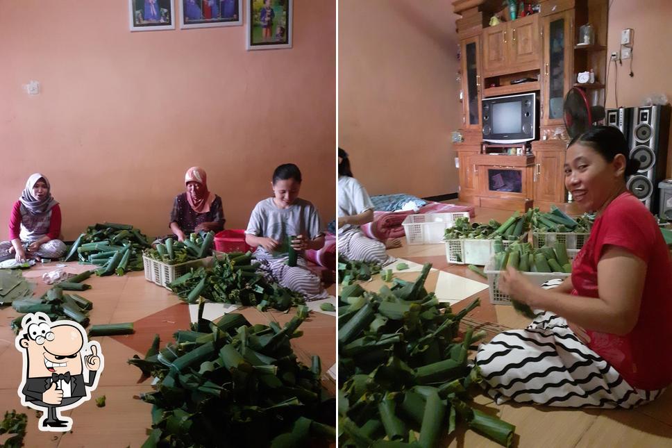 Lontong Bu Riani