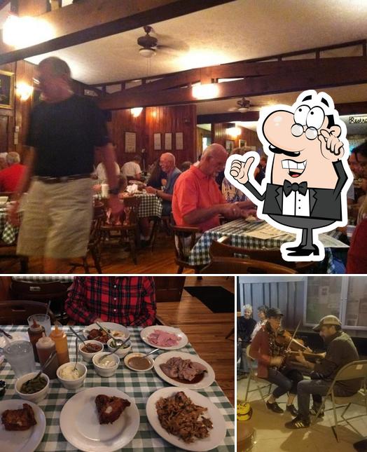 Pine Tavern