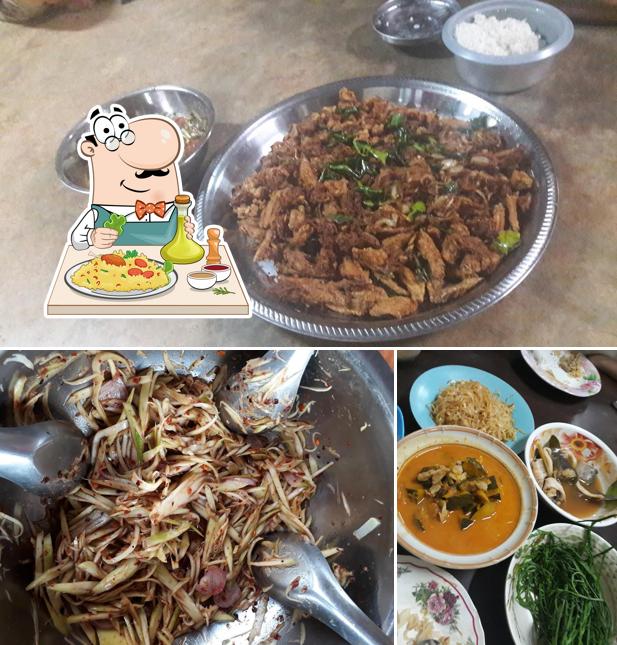 บ้านเตาเหล็กท้าช้าง