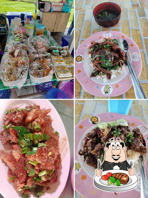 ก๋วยเตี๋ยวไก่มะระบุฟเฟต์ คุ้งลาน
