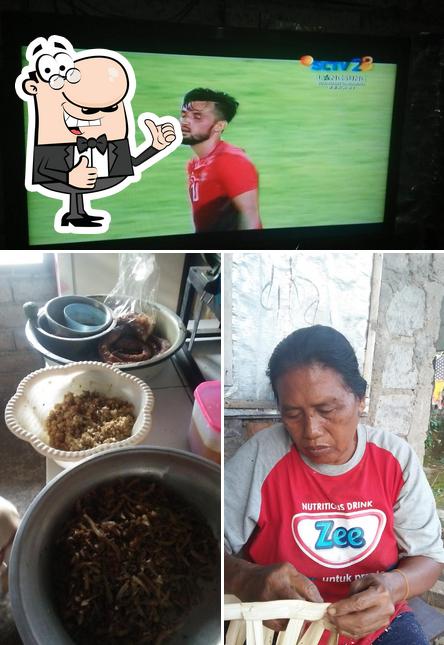 Wr Makan Bu Adi