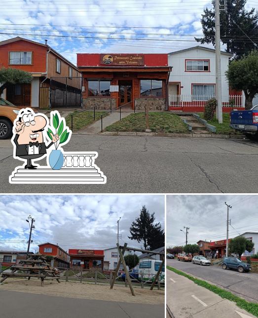 Restaurante Comiendo Entre Volcanes