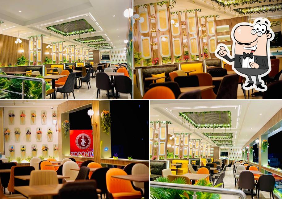 TORONTO FOOD COURT