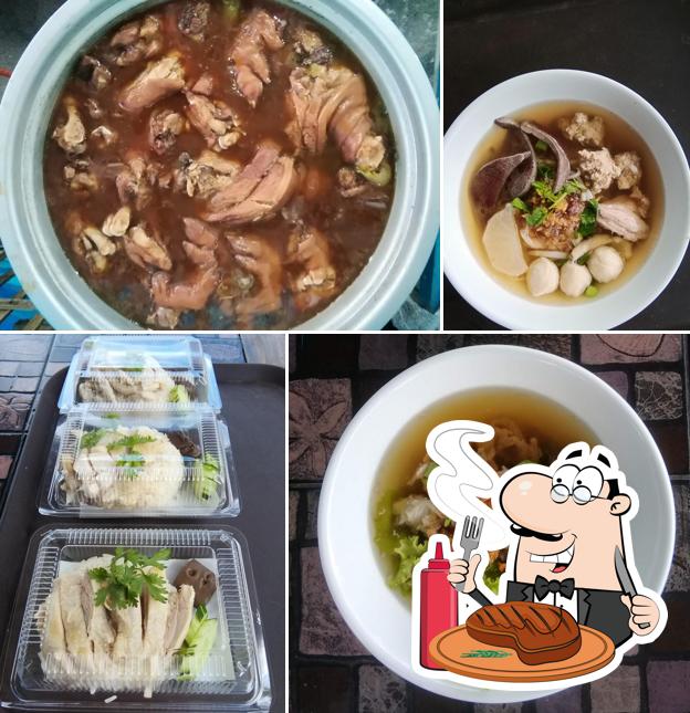 ข้าวหมูกรอบ ข้าวหมูแดง ต้มเลือดหมู เตี๋ยวหมู byเจ๊หยก