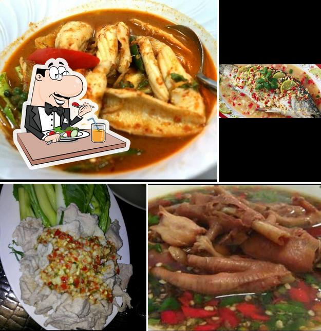 ร้านเป็นหนึ่ง ข้าวต้มใบเตย อาหารตามสั่ง Amphoe Klaeng