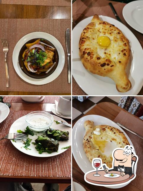 Еда в "Хинкальная"