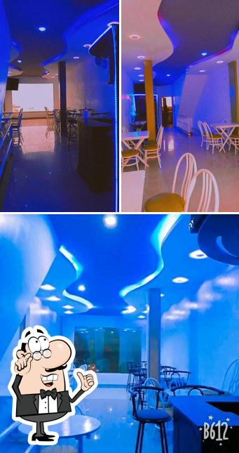 Manhattan Bar Restaurant
