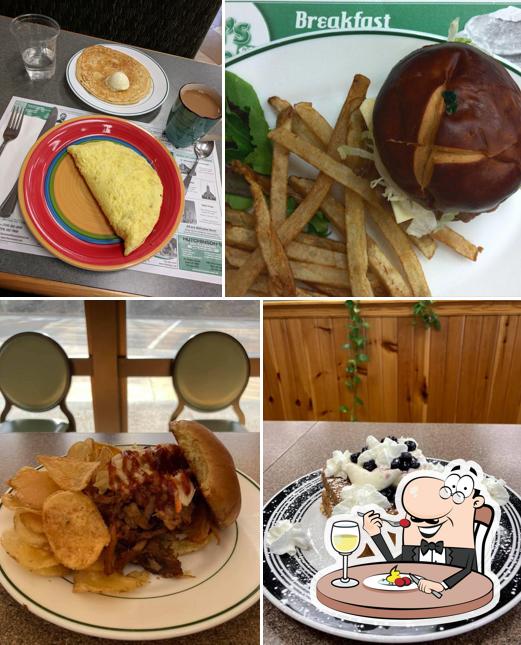 Mac's Route 8 Cafe