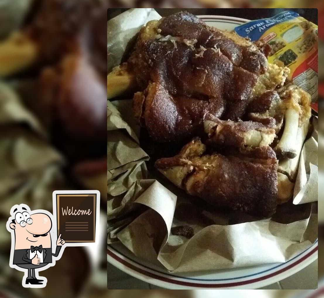 Dolly's Crispy Pata Dau