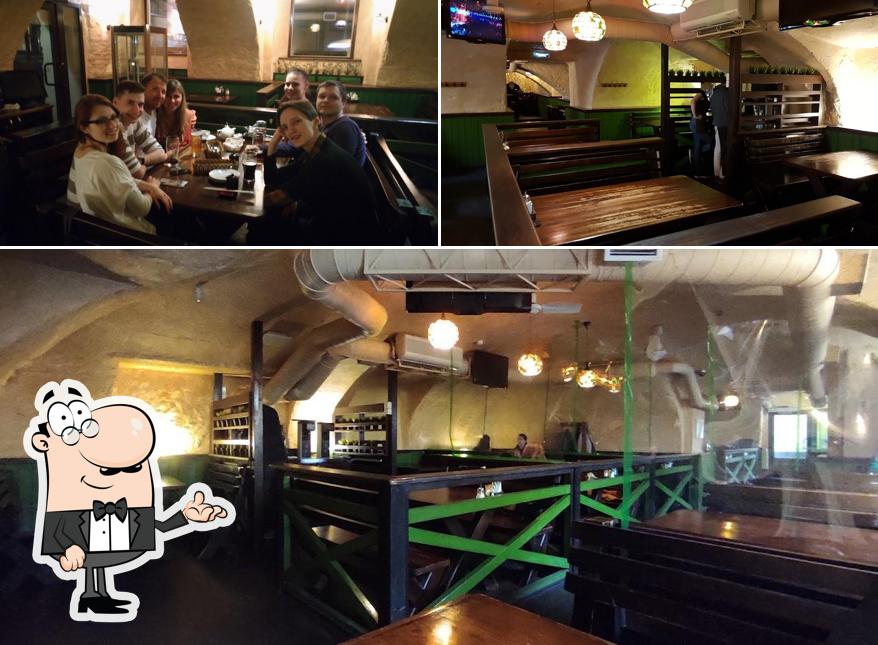 Посмотрите на внутренний интерьер "Сеновала"