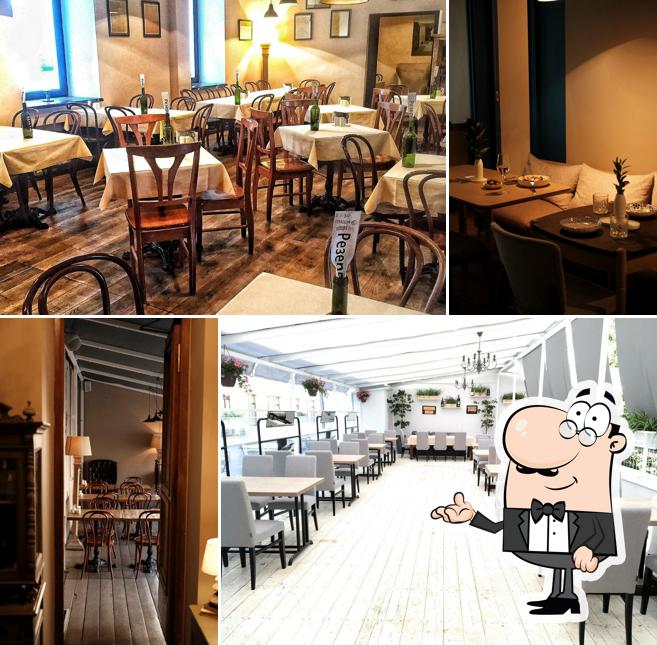 Посмотрите на внутренний интерьер "Кефи"