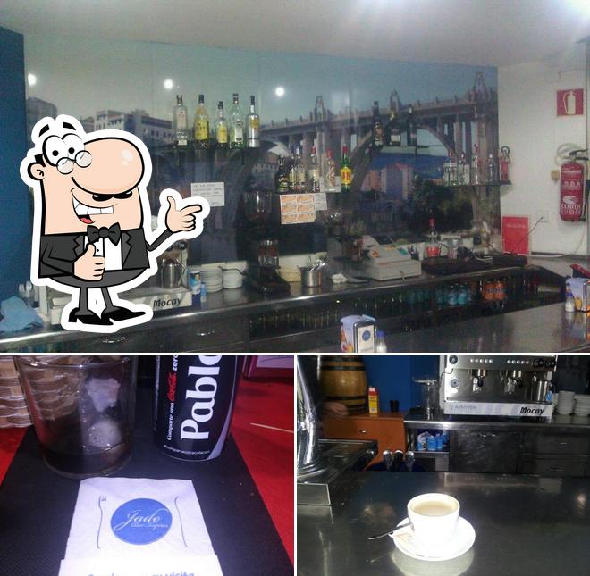 bar jade