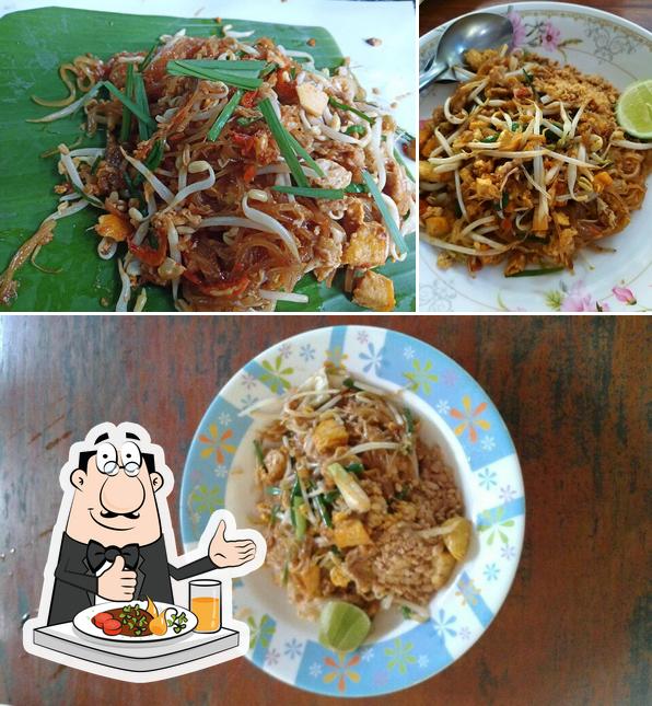 ผัดไทโตงเตง