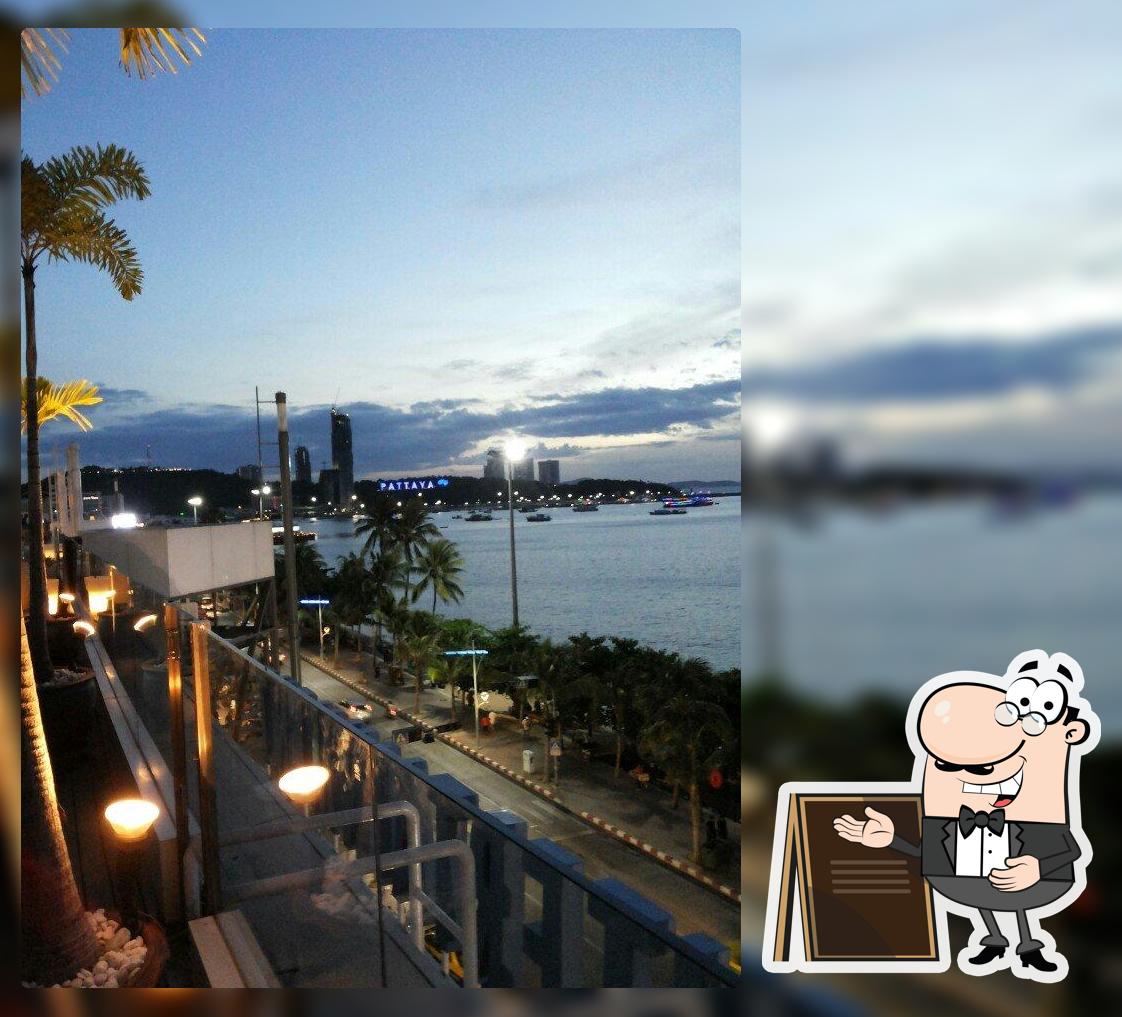Panorama Dining Deck