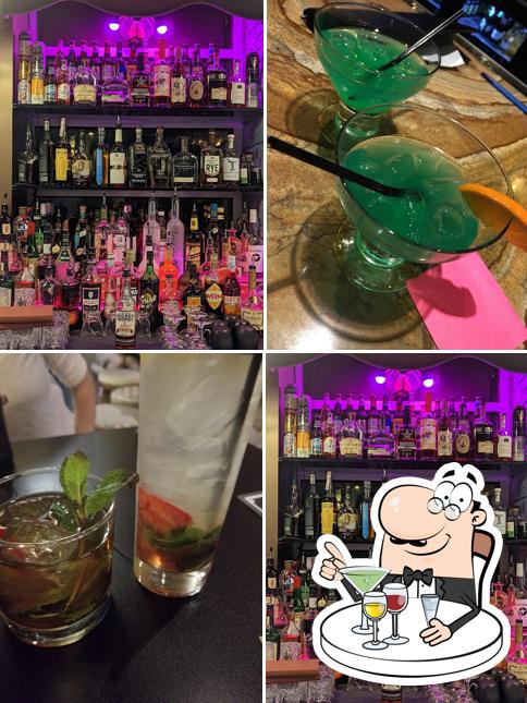Shirley's Piano Bar