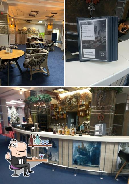 Lobby bar