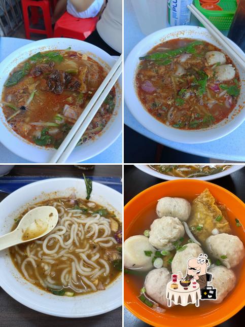 Laksa Tranchell Road. 喂食街叻沙 （新市镇）