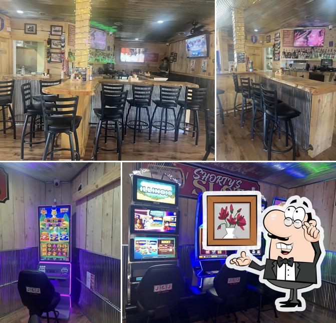 Shortys Bar N Grill