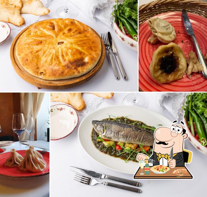 Еда в "Хинкальной на Неве"