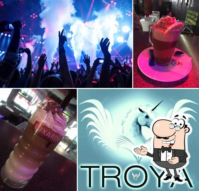 Coffee/Club Troya