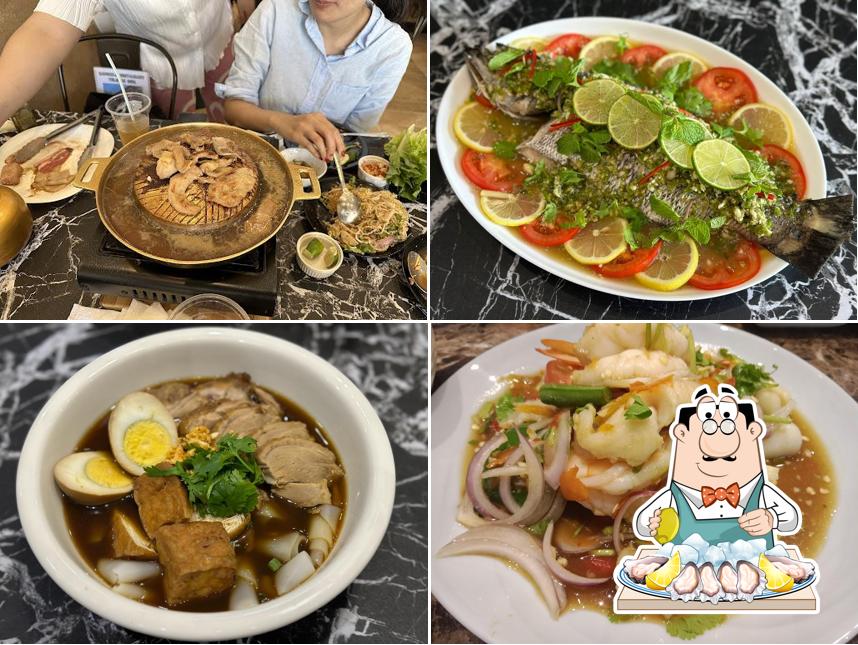 THAI GOLDEN CHICKEN NOODLE HOUSE