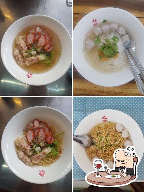 ร้านฮ่องเต้ เป็ดย่างไฮโซ สาขาหนองฉาง