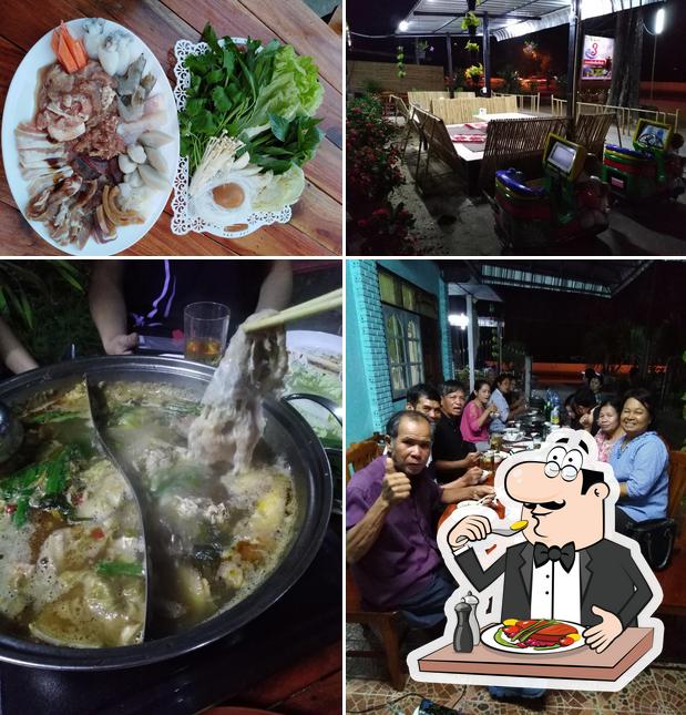 ยายตึ๋ง ก๋วยเตี๋ยวเนื้อตุ๋น ก๋วยเตี๋ยวหมู