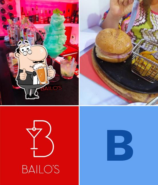 Bailos