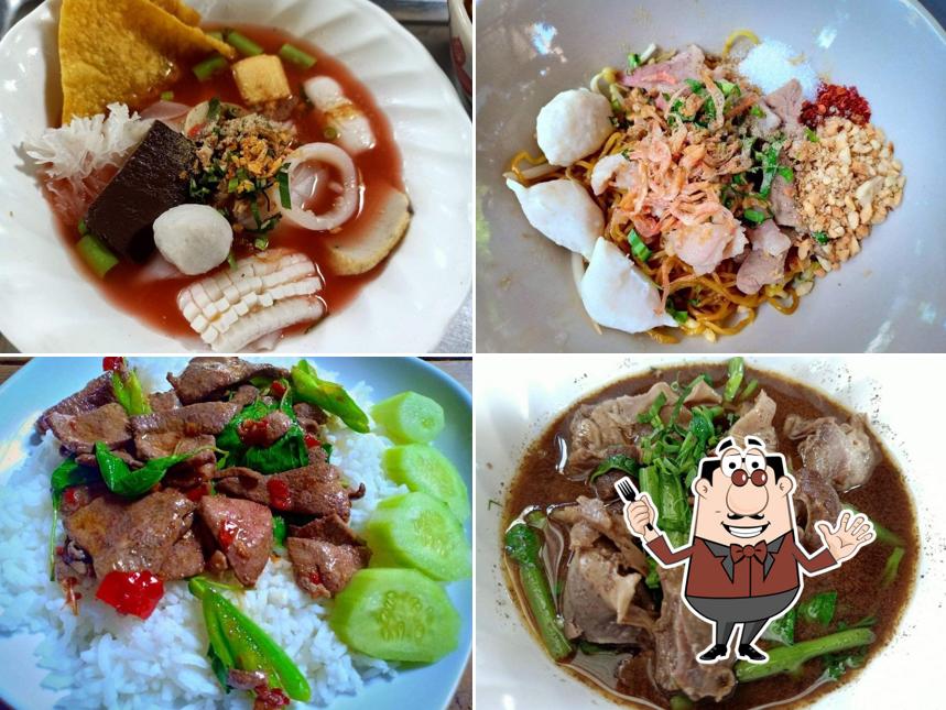 Boat noodles at kilometer 111