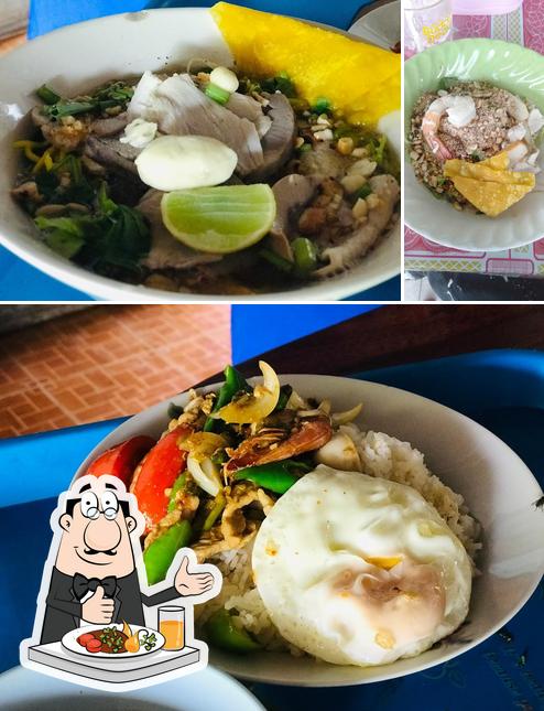 ร้านอาหารตามสั่ง by ป้าตุ๊ก