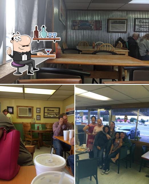 Roberts Drive-Inn