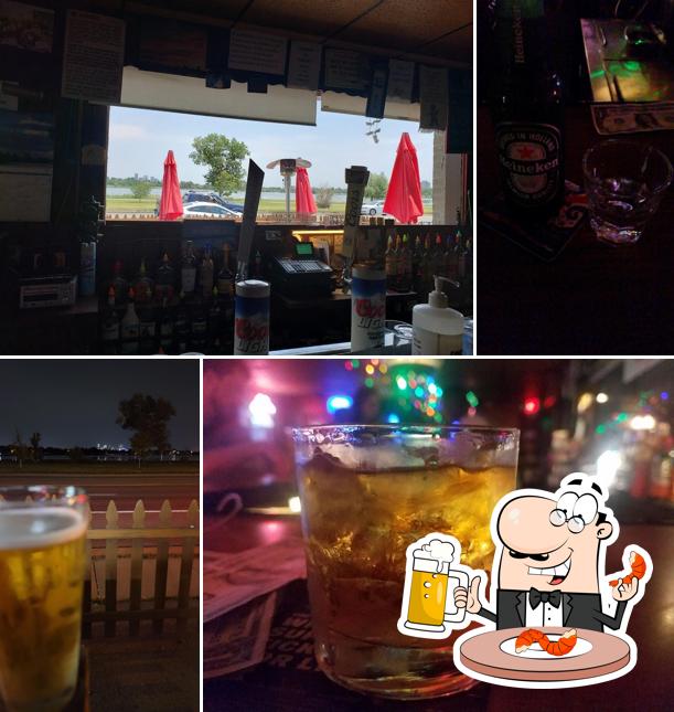 Lakeview Lounge