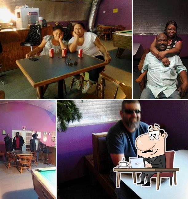 The Spot grill & pool