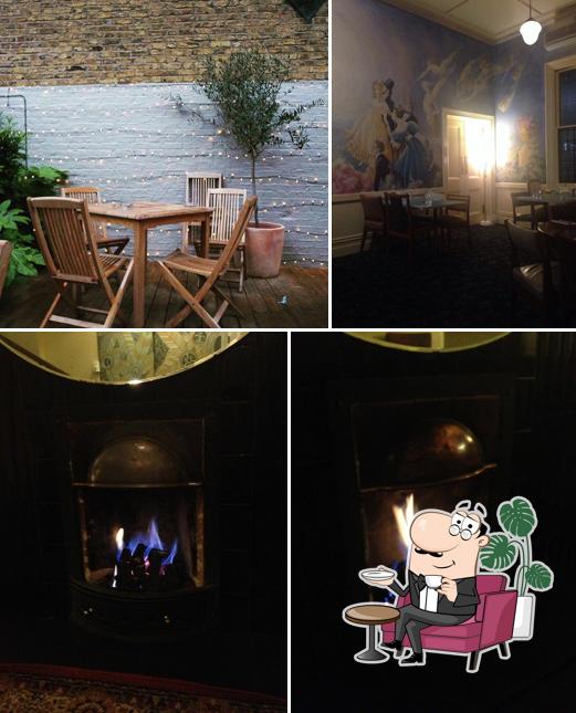 Mile End Hotel