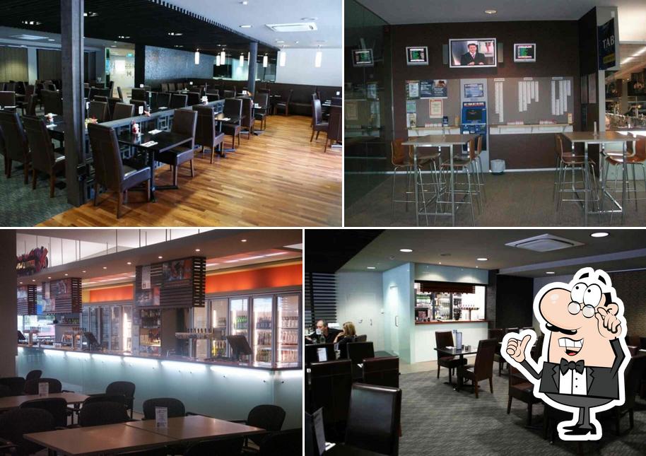 Tosswill's Restaurant & Bar